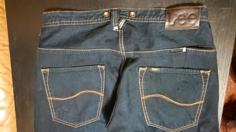 43, замша-70L. Джинсы, 100% хлопок, оригинал 32/32-70L. Волейбольные кроссовки р45-50L. Худи и жакет — Тбилиси