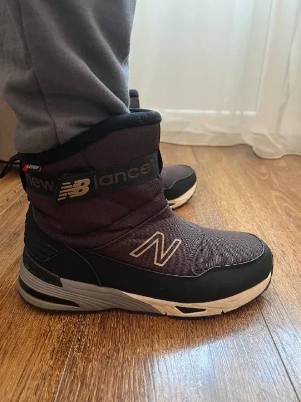 New balance 43 размер, Nike 39. По 100 лари за пару. Продаем все, в связи с переездом в теплые с — Тбилиси — 100 ₾
