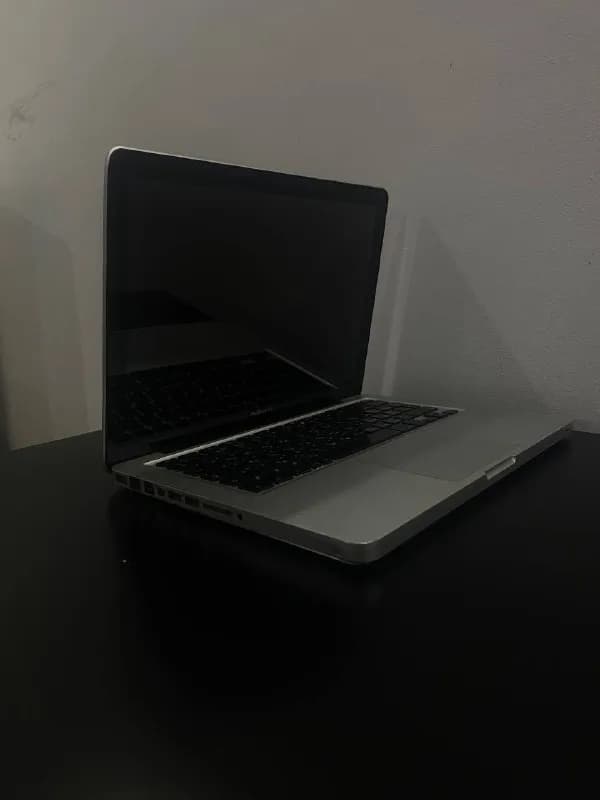 macbook pro 13 2010 года — Тбилиси — 600 ₾