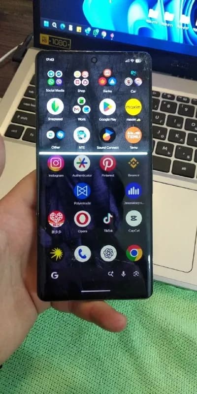 Google pixel 7pro разбит экран, но сенсор полностью работает, повреждения видны отчётливо. Кому инте — Батуми