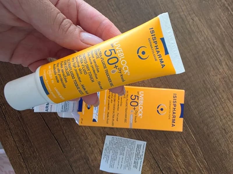 SPF 50 с легким тональным и матирующим эффектом. Для жирной и комбинированной кожи. — Батуми — 25 ₾