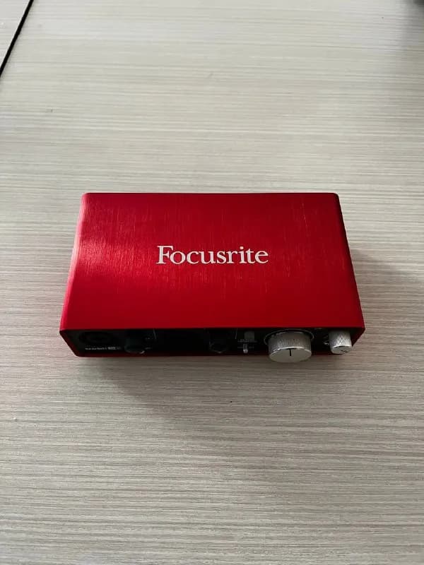 Focusrite 2i2 2nd gen. в идеальном состоянии, можно проверить. Цена 150$. — Тбилиси — 150 $