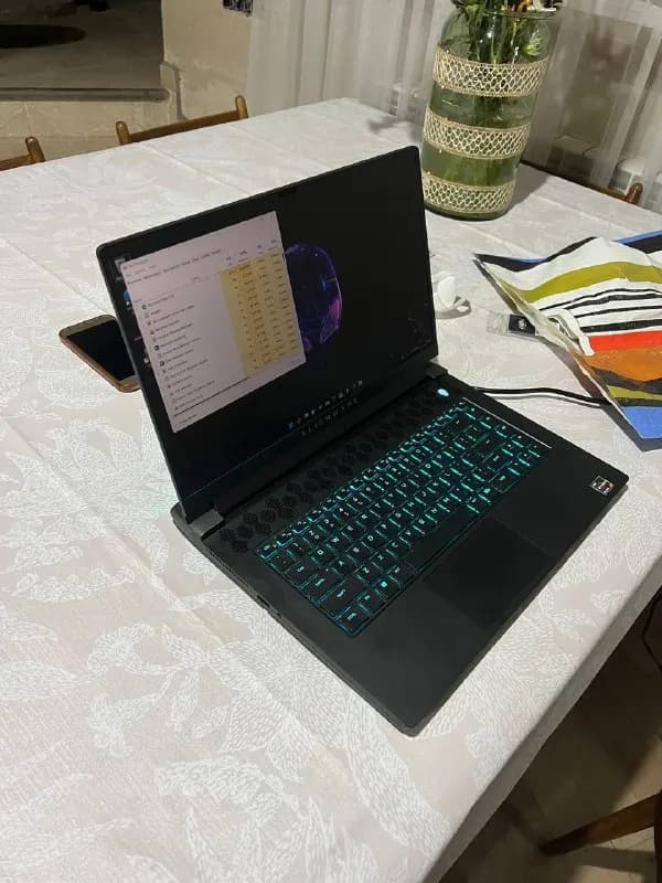 Dell ALIENWARE Никаких технических или визуальных недостатков. — Тбилиси — 3 500 ₾