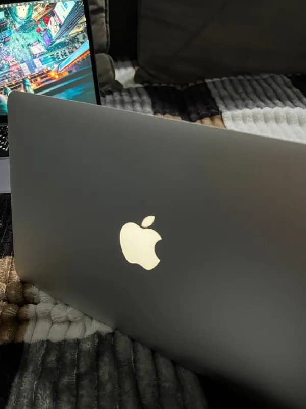 MacBook Air 11 2010 — Тбилиси — 650 ₾