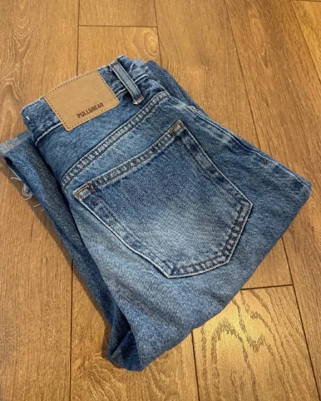 Pull&Bear Straight-Leg High-Waist Jeans — Тбилиси — 23 ₾