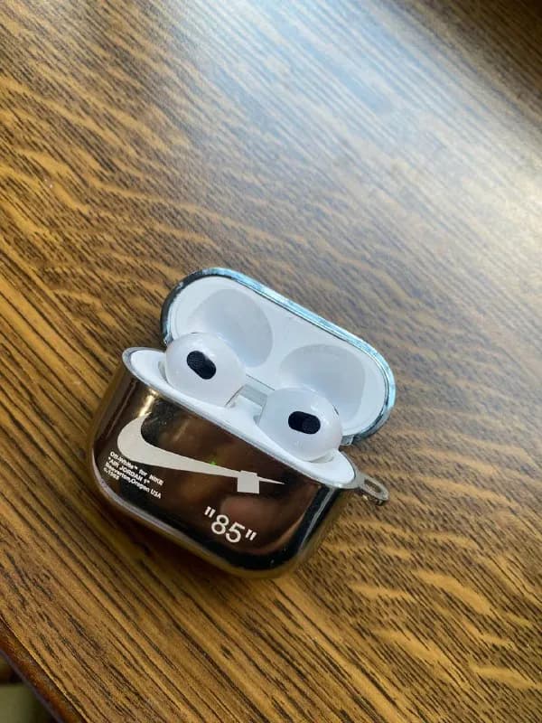 AirPods. В идеальном состоянии — Тбилиси — 500 ₾
