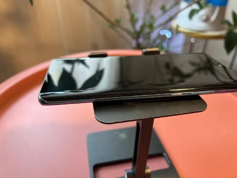 Huawei P30pro 8/256, имеет небольшой скол на углу, в остальном телефон в отличном состоянии. Обмен — Тбилиси — 650 ₾
