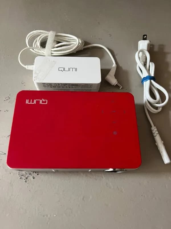 LED 720P проектор Vivitek QUMI Q5 — Тбилиси — 220 ₾