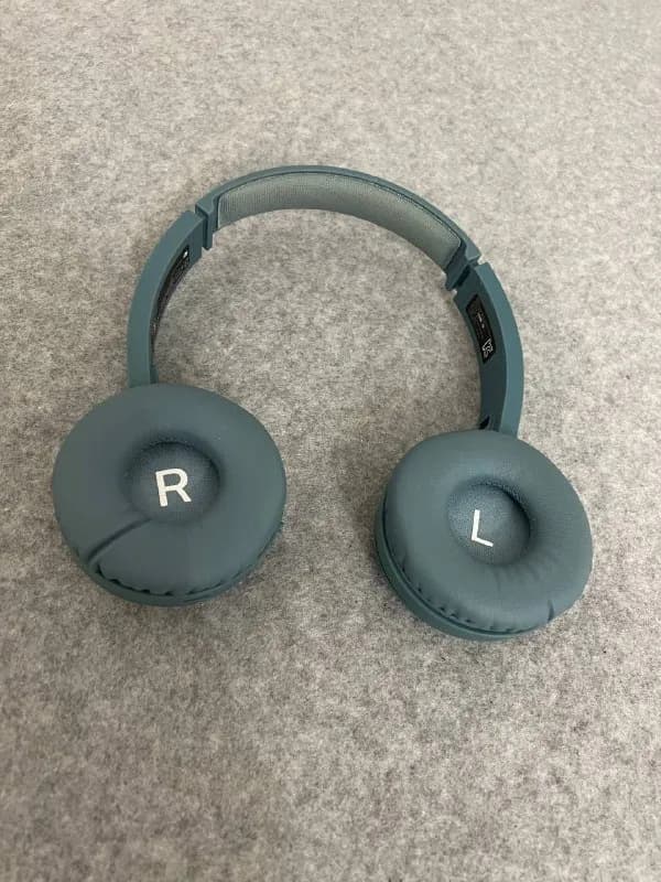 Philips продаю беспроводные bluetooth наушники с микрофоном. Состояние новые 120 лари — Тбилиси — 120 ₾