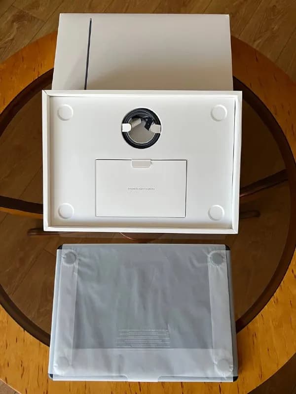 MacBook Air M2 8/256 — Тбилиси — 3 500 ₾
