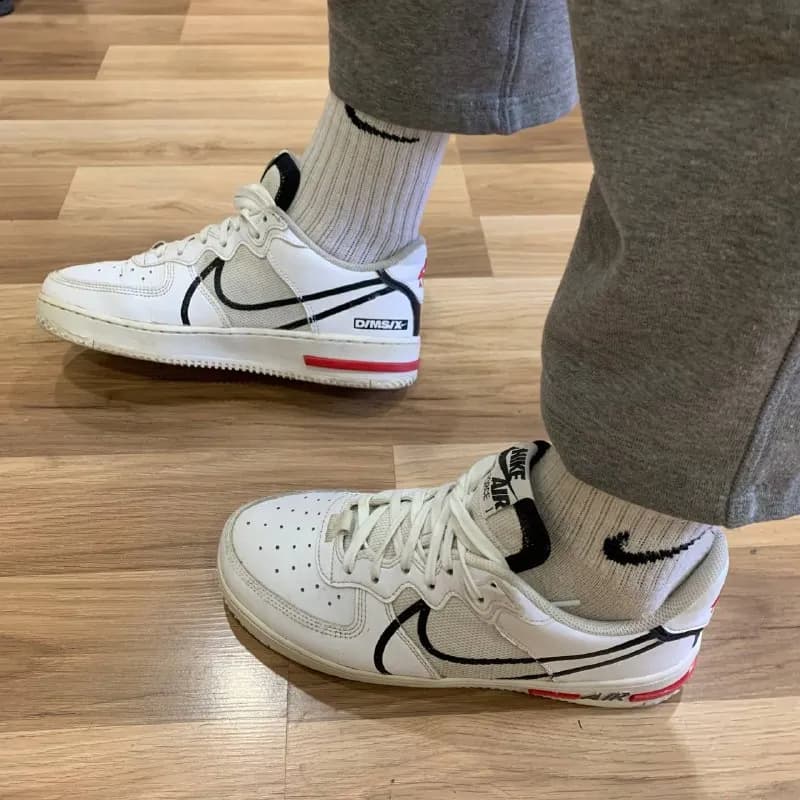 Nike Air Force 1 React original. 41-41,5 размер. Состояние хорошее, есть пятна, но при первой стирке — Тбилиси — 230 ₾