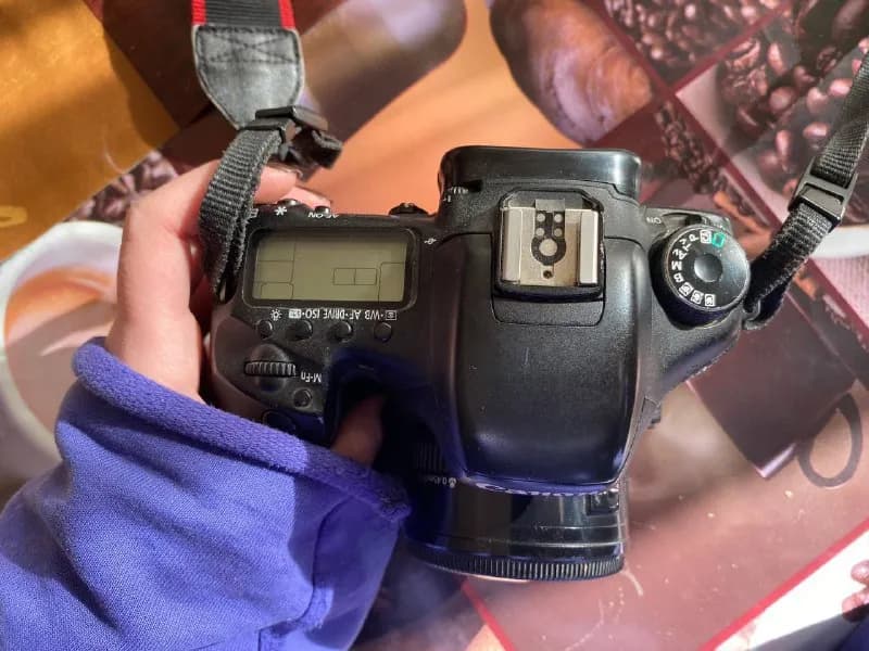 Canon 7D, в комплекте объектив 50 мм с диафрагмой 1.8, чип на 8гб, зарядное устройство и аккумулятор. — Тбилиси — 800 ₾