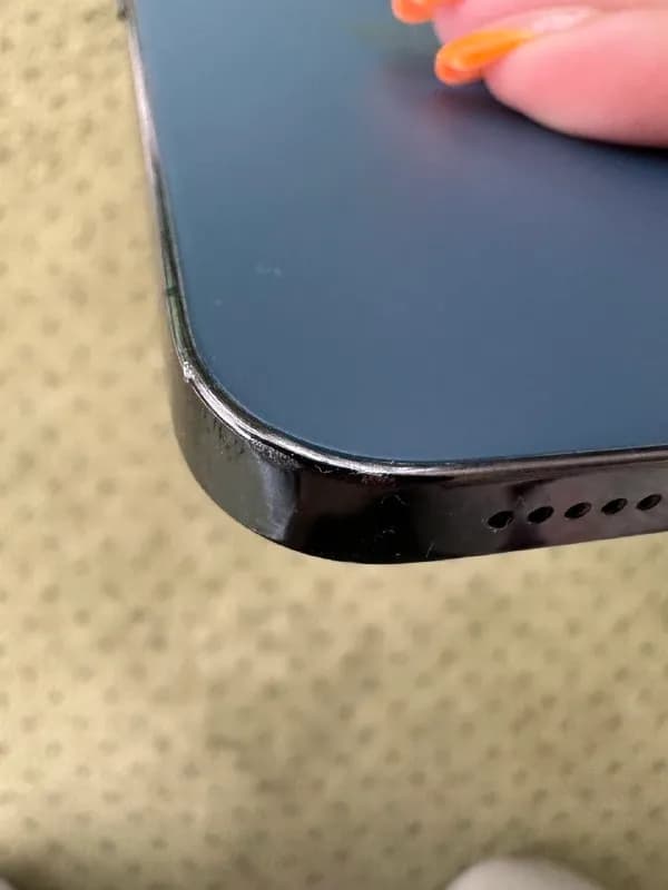 Iphone 12 pro. коробка, родной кабель. батарея 81%. работает отличною 1900 лари или обмен на Pixel 6 — Тбилиси — 1 900 ₾