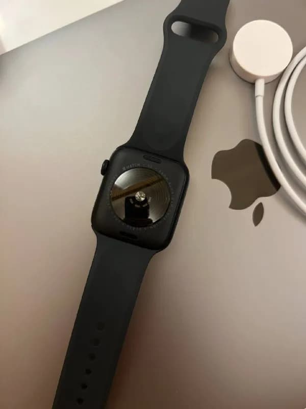 Apple Watch SE 44 mm 2-го поколения 2022 года — Тбилиси — 800 ₾