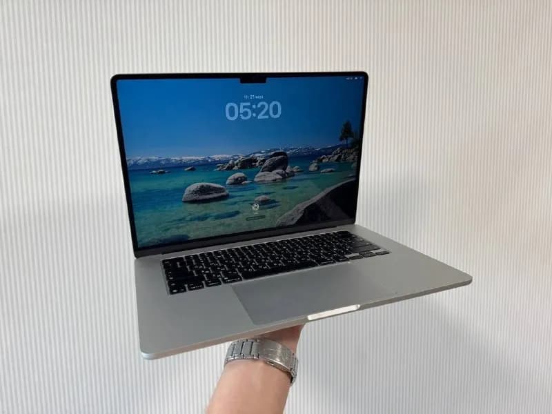 MacBook Air 15 M5 16/512 Silver с русской гравировкой — Батуми — 3 100 ₾