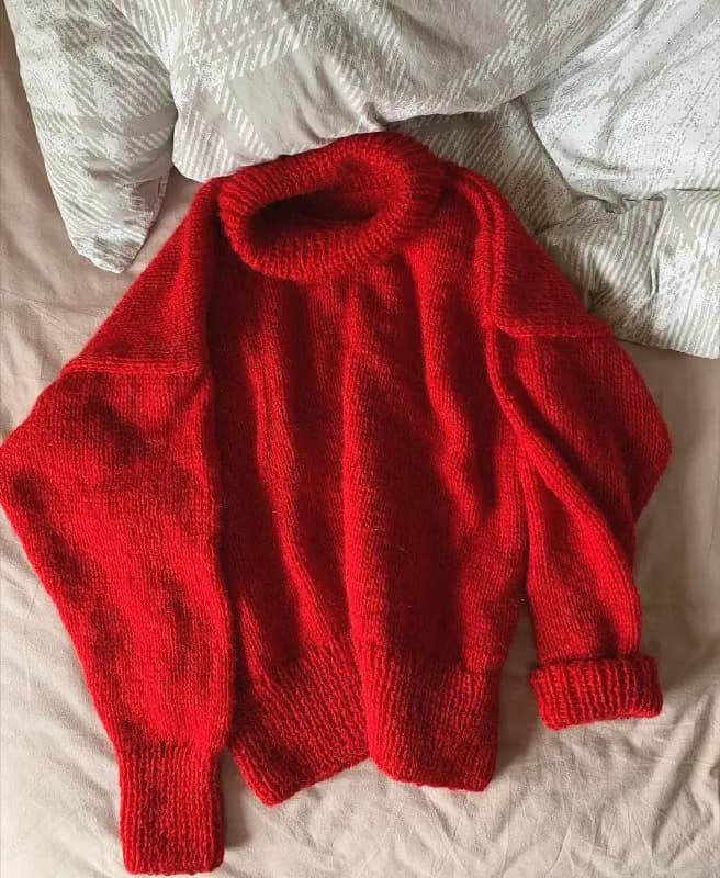 hand made свитер. подойдет на рост 165-175, размер 44-48. — Тбилиси — 48 ₾