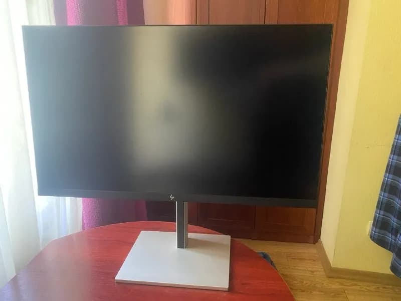 1. Монитор HP E27u G5 (27 дюймов, QHD) — Тбилиси — 1 000 ₾