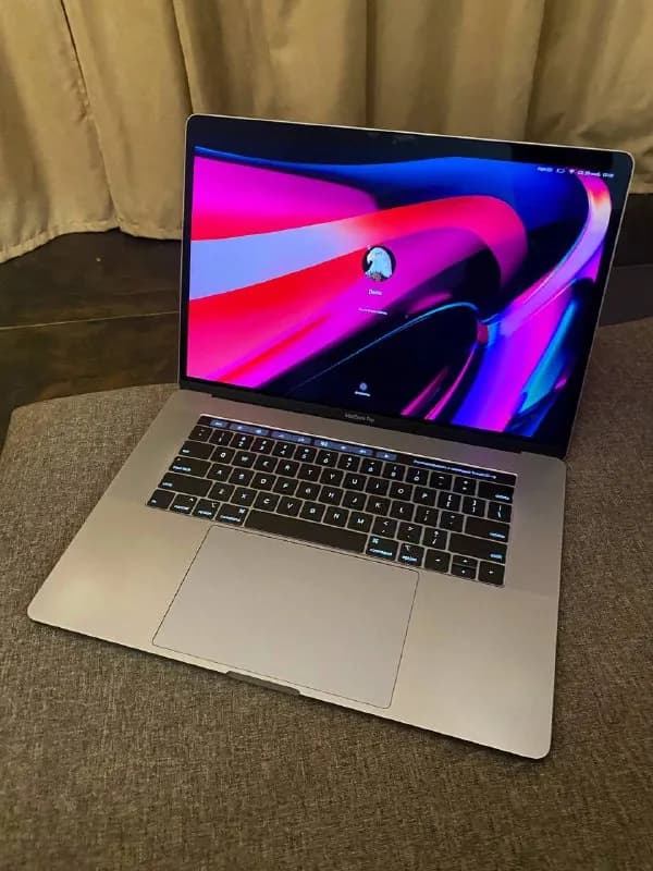 MacBook Pro 2018, Touchbar, i7 (6 core), 16gb RAM, 15inch, работает отлично, всегда содержался чисто — Тбилиси