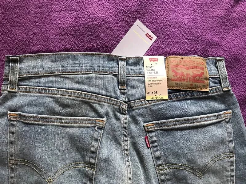 Levi’s 512. Новые. Размер 31/32. 200 лари. Есть такие же тёмные — Тбилиси — 32 ₾