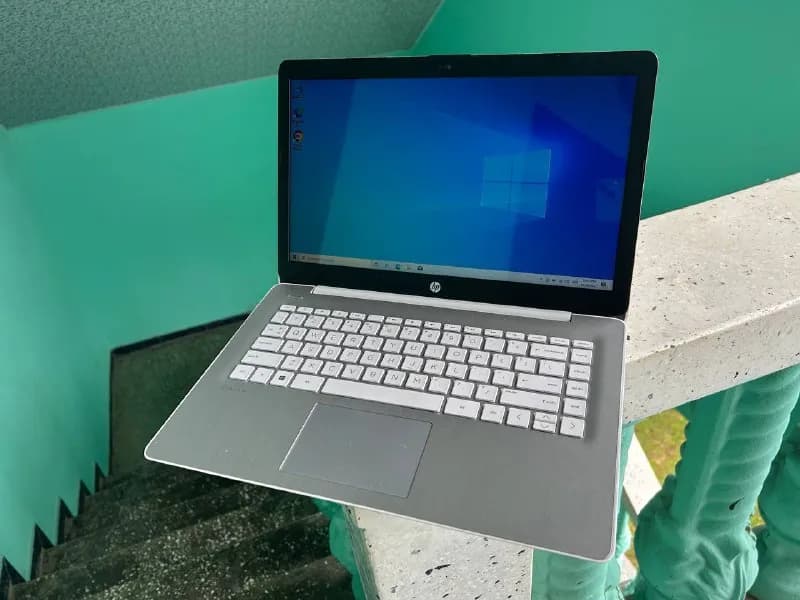Hp, в идеальном состоянии. 4 Гб оперативной памяти, ssd 64gb. Процессор AMD A4. Цена 390 лари. — Тбилиси — 390 ₾