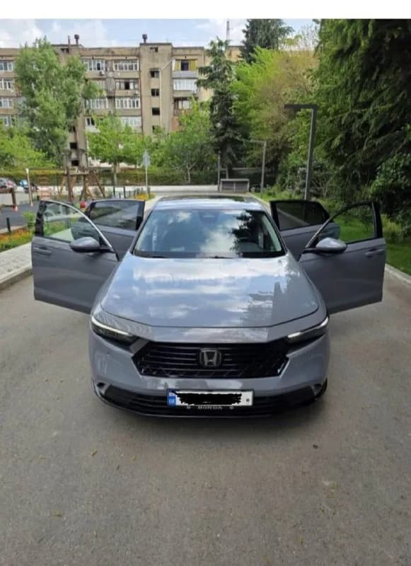 Honda accord hybrid 2024 2.0 в идеальном состоянии, все оригинальное, подушка безопасности не сраб — Батуми