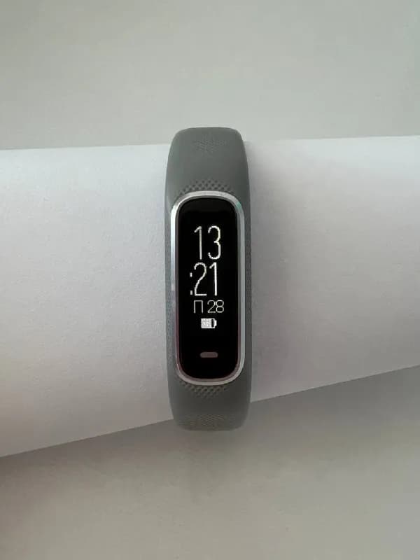 Garmin Vivosmart 4, б/у, в хорошем состоянии, есть потертости на ремешке, царапины, но на работу не — Тбилиси — 120 ₾