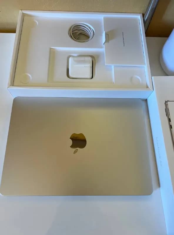 MacBook Air M2 Starlight — Тбилиси — 3 100 ₾