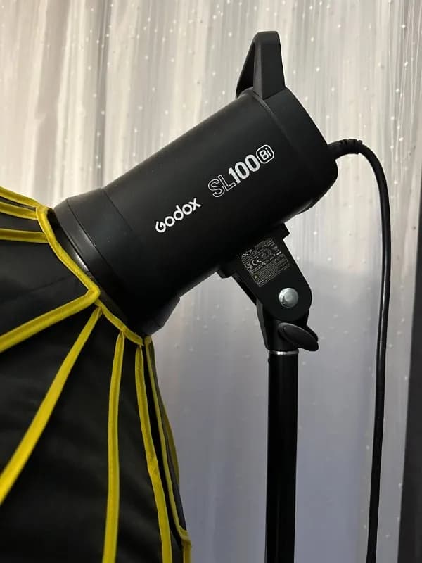 Godox SL100 Bi и Софтбокс NiceFoto (штатив в комплекте). — Батуми — 500 ₾
