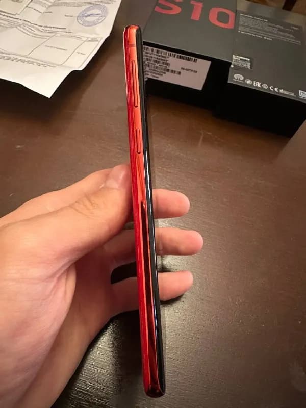 samsung galaxy s10. Состояние идеальное. При покупке сразу купил чехол и по кругу закатал телефон в — Тбилиси — 19 500 ₾
