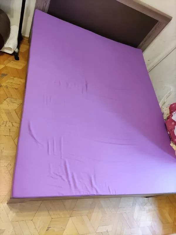160×200, толщина 5 см, в тканевом чехле. Пробег менее двух недель. 250 лари. Сабуртало. — Тбилиси — 250 ₾