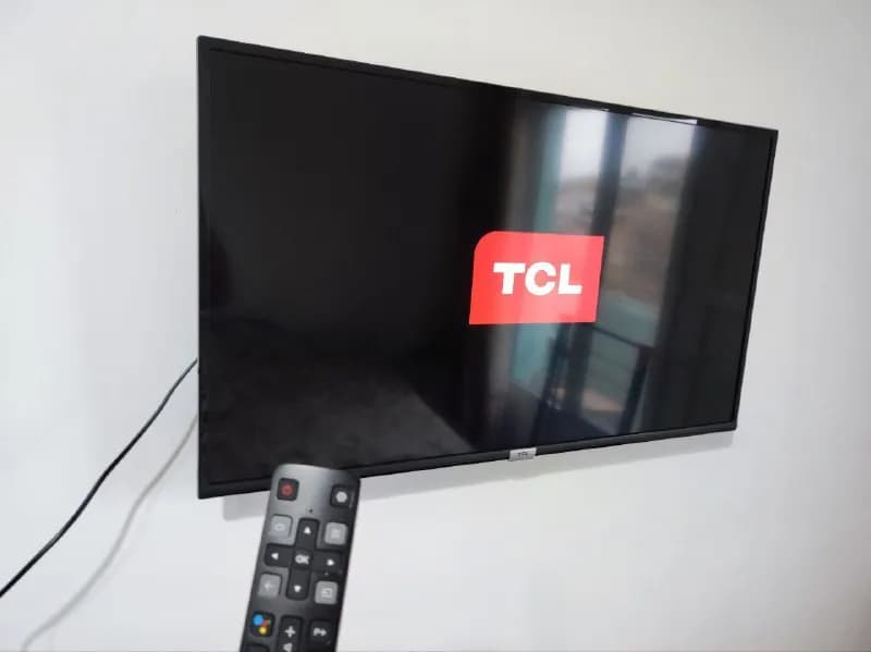 TCL 40' smart tv на андроид за 600 лари, покупался меньше месяца назад, в идеальном состоянии со все — Тбилиси — 600 ₾