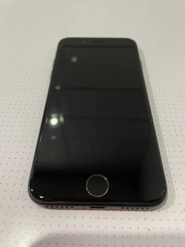 iPhone 7, хорошее состояние, в ремонте не был — Тбилиси — 280 ₾