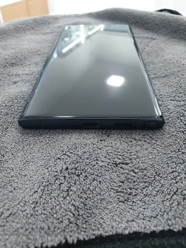 Samsung galaxy note 10 + Американский 12/256 гигов.Абсолютно новый, не использованный за 950 лар. Им — Тбилиси — 950 ₾