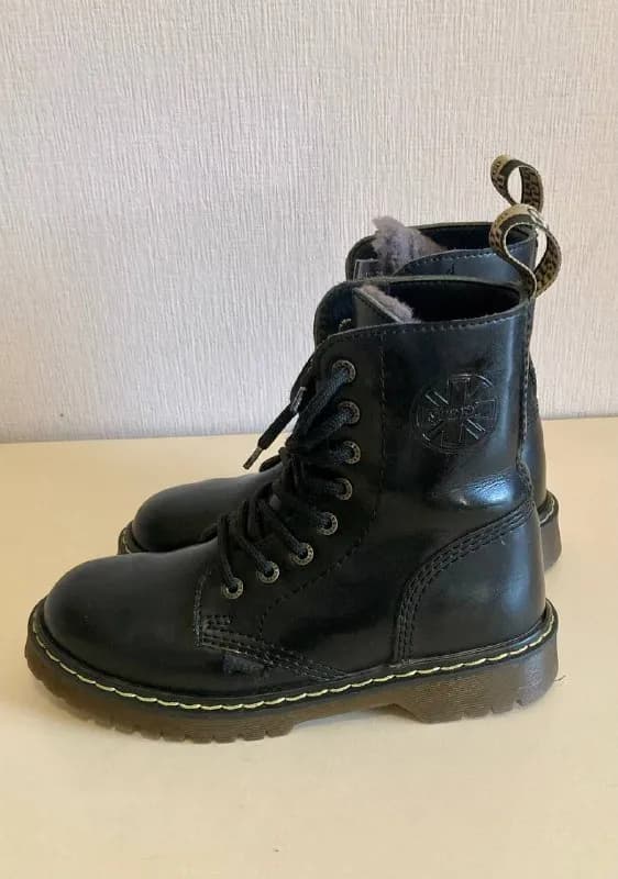 STEEL 200 Gel, размер EUR 37/ US 5 (маломерят, скорее размер 36-36,5) в отшичном состоянии. Небольшо — Тбилиси — 150 ₾