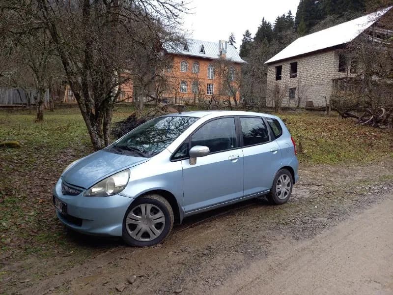 HONDA JAZZ 2006 г в отличном состоянии. Цена 2.700$ — Тбилиси — 3 $