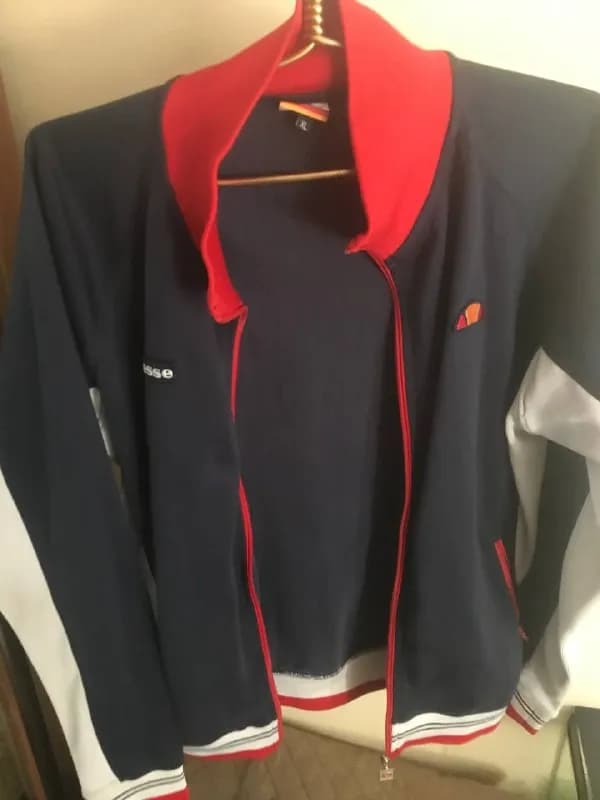 ellesse размер XL. цена 60 лари, торг уместен — Тбилиси — 60 ₾