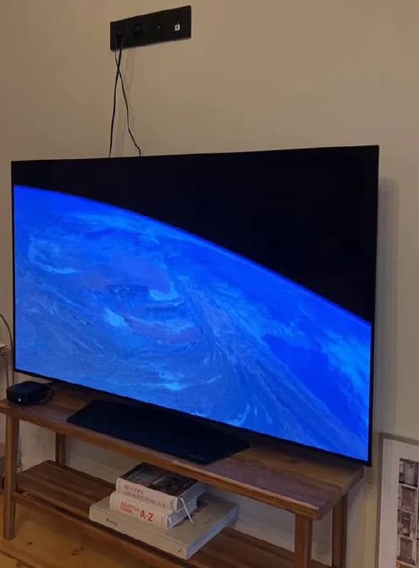 LG OLED55B8SLB, 55 дюймов, OLED, 4K, HDR. полный комплект включаю коробку, идеальное состояние, сзад — Тбилиси — 2800 ₾