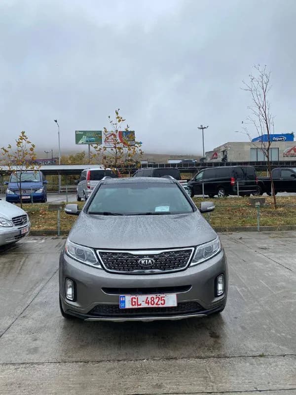 Kia Sorento 2014 года, максимальная комплектация, двигатель 3,3. Пробег 110 000 км. 13500$. +9955685 — Тбилиси — 13 500 $