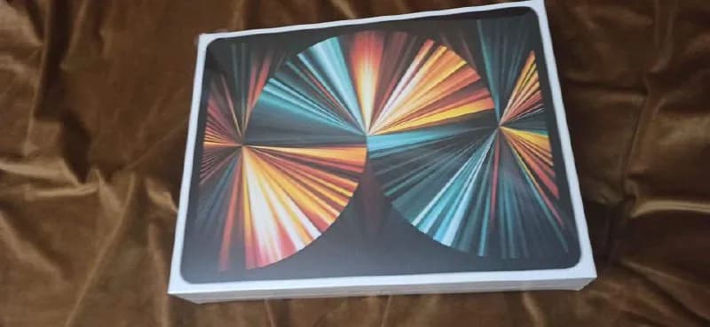 Apple iPad Pro 12.9» M1 Wifi 256GB Silver — покупатель включит и активирует его в первый раз. Продае — Тбилиси
