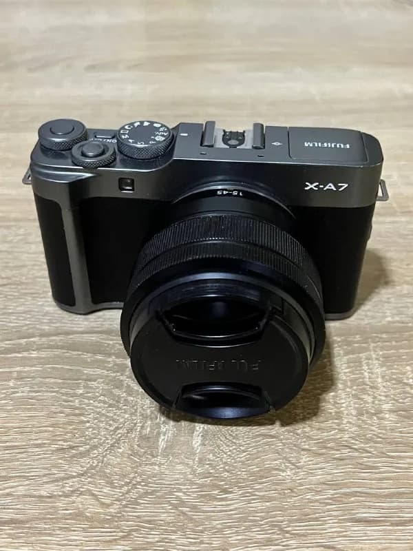 fujifilm x-a7. В нулевом состоянии. Был куплен в прошлом году и лежал дома. Ни разу не пригодился. 2 — Тбилиси — 2 000 ₾