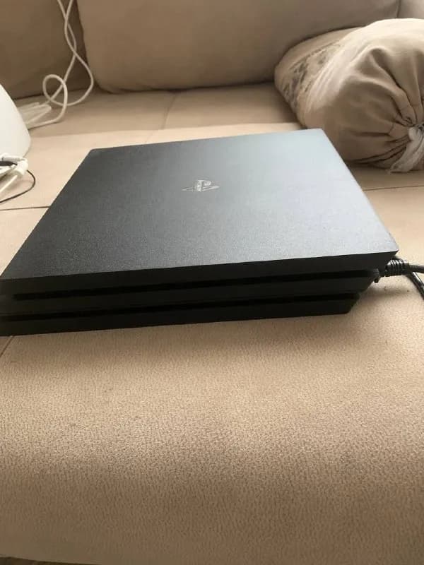 Playstation 4 pro, полный комплект, вскрывалась для чистки и замены термопасты (отдам термопасту т — Тбилиси — 900 ₾