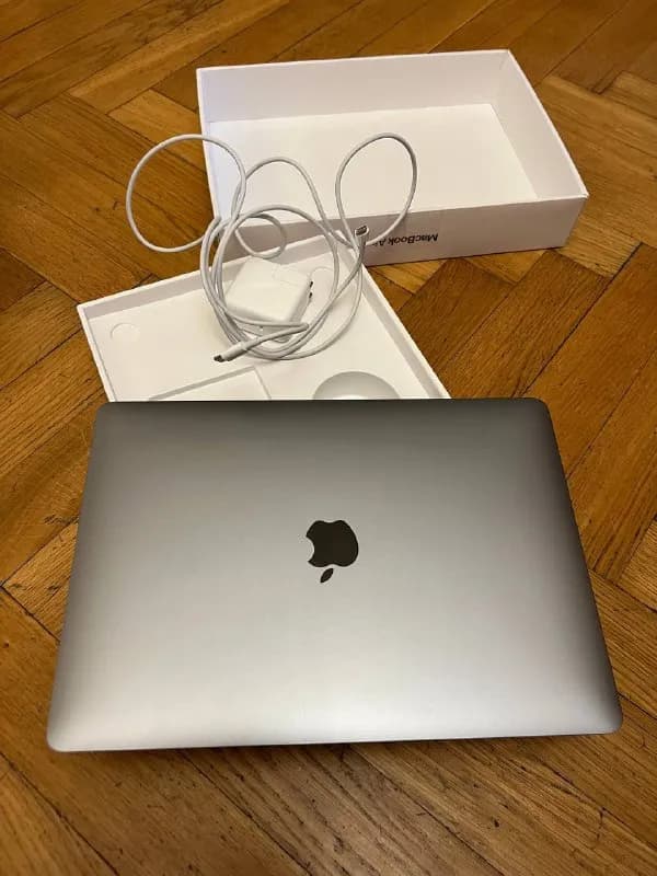 MacBook Air M1 8/512 — Тбилиси — 3 000 ₾