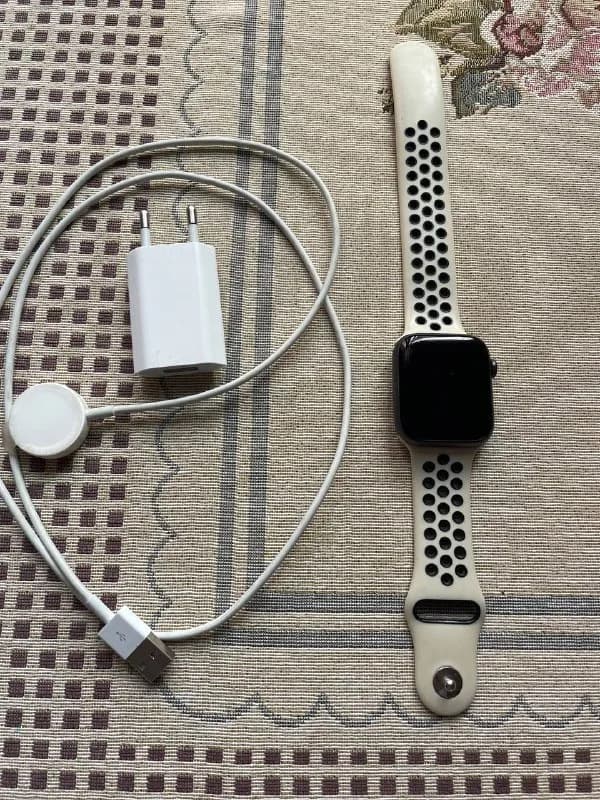 Apple WATCH Series 4 44 mm! Оригинальные. В отличном состоянии, использовались редко. Цена 350 лари — Тбилиси — 350 ₾