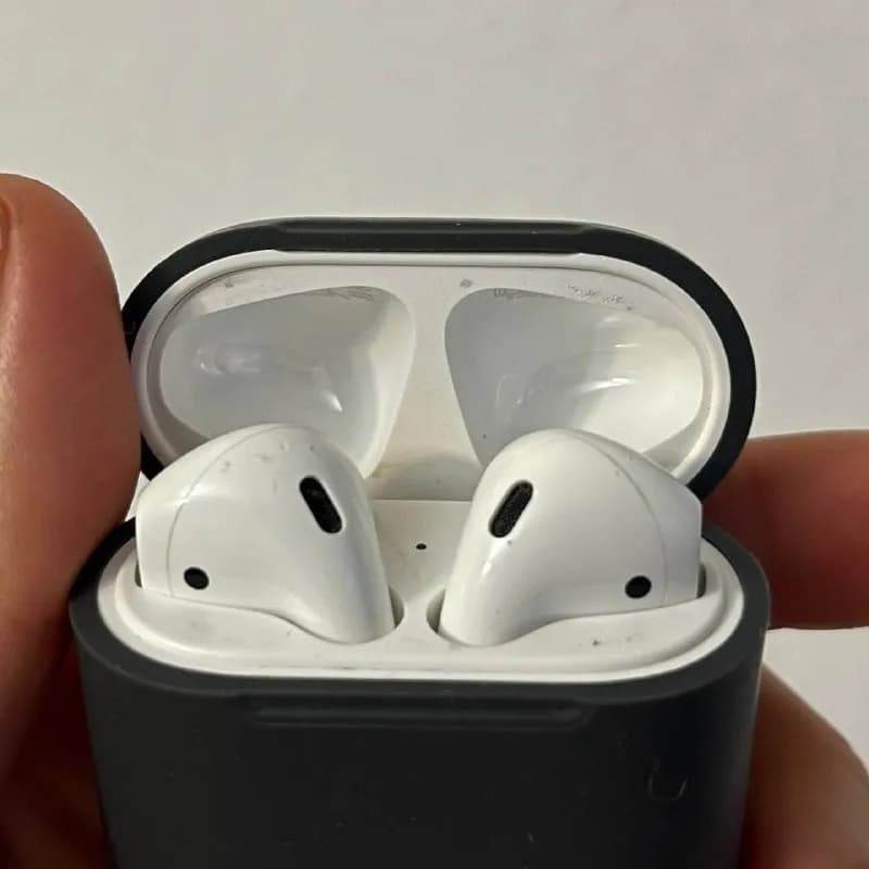 AirPods with charging case — Тбилиси — 300 ₾