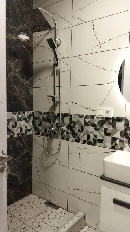 54/2м в близи метро Варкетили, со всеми удобствами, 14/10 этаж, 700$ тел: [телефон] — Тбилиси — 700 $