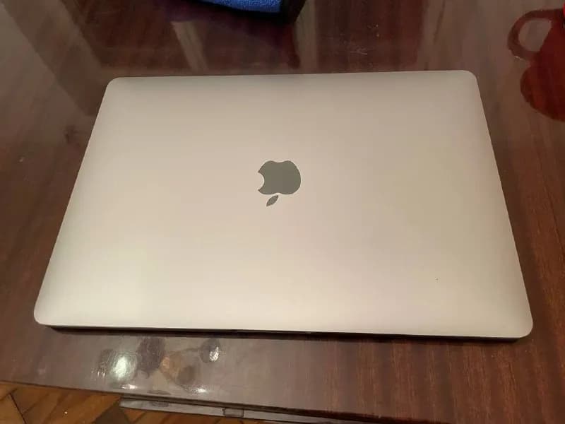 MacBook Pro 2019 года / Тачбар / i5 / 8gb / 256 gb — Тбилиси — 2 200 ₾