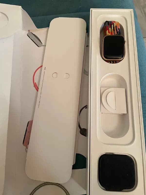 APPLE WATCH 5 SERIES ROSE GOLD СОСТОЯНИЕ ИДЕАЛЬНОЕ КАК НОВЫЕ БАТАРЕЙКА 98% В КОМПЛЕКТЕ 3 РЕМЕШКА ЖЕЛ — Тбилиси — 500 ₾