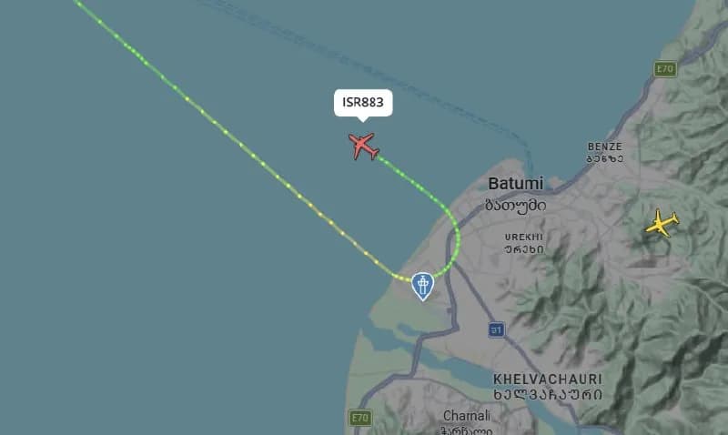 Israir Airlines номер ISR883, вылетевший из Тель-Авива, не смог зайти на посадку и пролетел низко на — Батуми