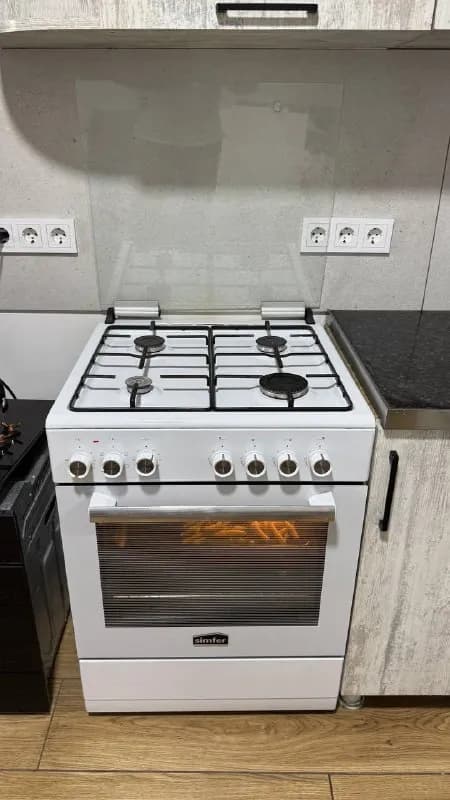 simfer газовый верх, электрическая духовка 350лари покупалась за 900 1.5 года назад — Батуми — 350 ₾