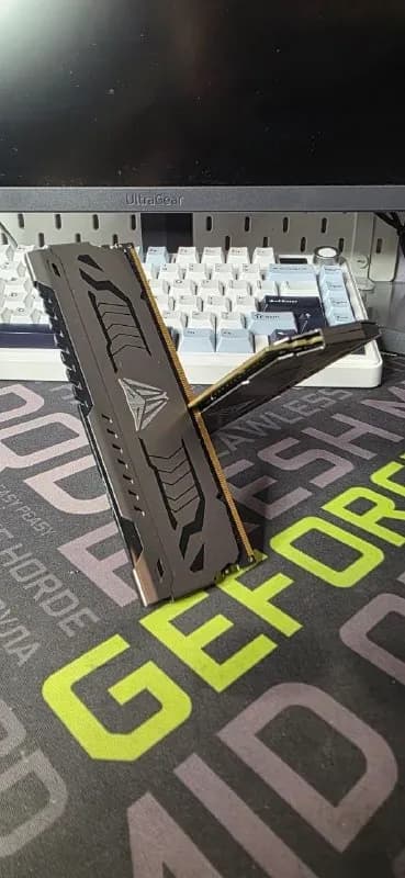 2 планки по 8гб ddr4 от viper на 4000 MHZ — Батуми — 350 ₾